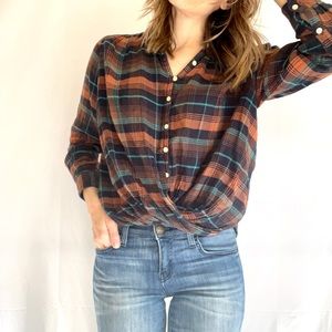 Anthropologie plaid hi lo twist hem button down three quarter crop top size XXS